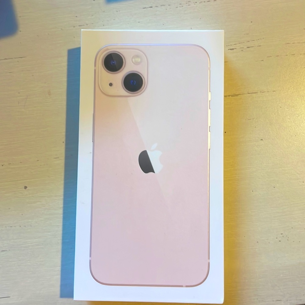 Apple iPhone 13